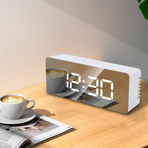 Digitale LED-wekker met USB-aansluiting en snooze-functie, wit 2