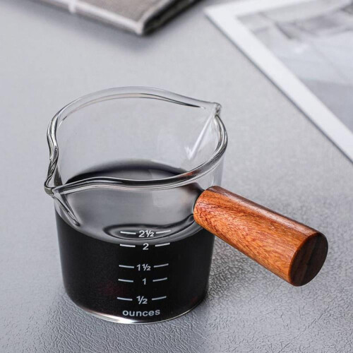 Vaso medidor de espresso con mango de madera 2