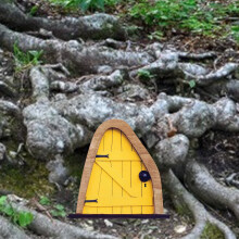 YiFudd sleeping-themed wooden door decoration kit