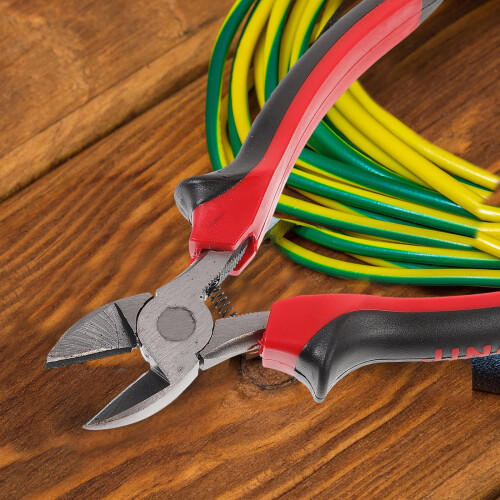Handheld Diagonal Cutters Red High-Leverage Angled Pliers 2