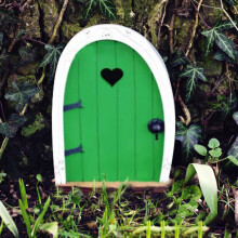 YiFudd sleeping door decoration wooden kit