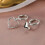 Pendientes de aro de plata con cristal en forma de corazón. 3