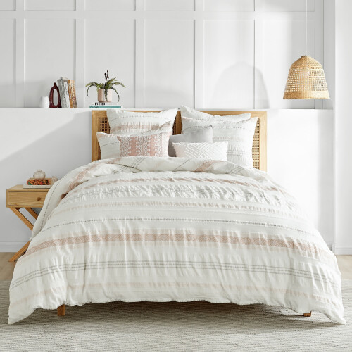 Διακοσμητικό μαξιλάρι Levtex Home Pickford Blush 14x18 ίντσες λευκό 1