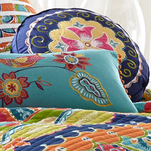 Almofada decorativa Levtex Amelie, bordada, 40,6 x 40,6 x 5 cm (16 x 16 x 2 polegadas) 1