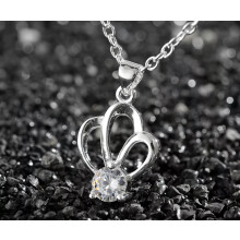 RSAMD925 Sterling Silber plattiert Damenmode Kleine Kronenanhänger Halskette Bestseller