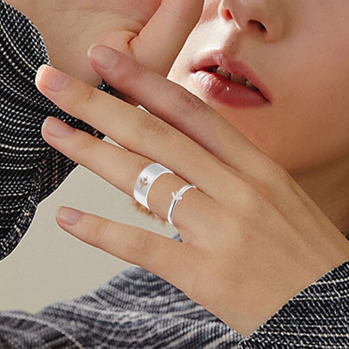 Women's geometric airplane ring set with adjustable opening 2