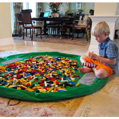 Children's play mat with foldable toy storage