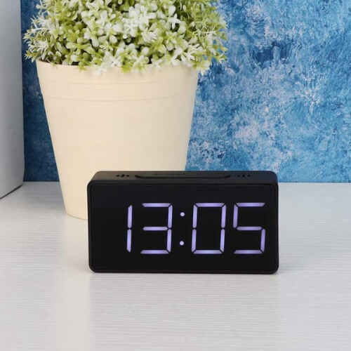 Black Alarm Clock with Built-in Battery and Snooze Function