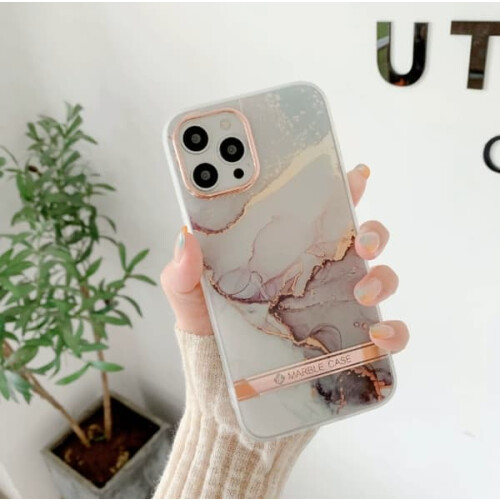 Compatível com iPhone 13, Pro e Max. Capa para celular à prova de choque com detalhes elegantes em mármore e ouro rosa. Branca.