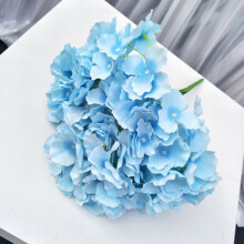 Bouquet Hydrangea Saorga le 5 Cheann le haghaidh Bainise Baile Lámhdhéanta