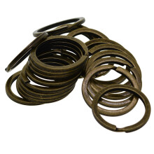 Diverse ringen sleutelhanger etui bedeltje brons 32mm