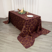 Efavormart Bordový obdĺžnikový polyesterový obrus 90"x156" so zlatou fóliou a geometrickým vzorom