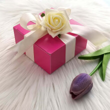 Efavormart - 100 boîtes à gâteaux fuchsia 4x4x2 pour bonbons et friandises, emballage cadeau, boîtes à dragées pour enterrement de vie de jeune