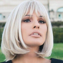Charming short wig with heat-resistant bangs