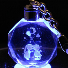 Porte-clés en cristal 3D avec lumière LED à couleur changeante