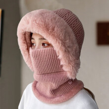 Bonnet tricoté gris avec oreilles en peluche et cache-cou