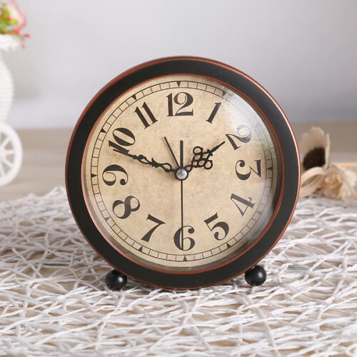 Retro Desk Clock Analog Silent 12.7 cm Battery Operated 1