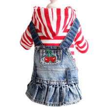 Denim hoodie met fruitborduurwerk voor kleine honden