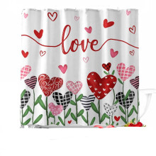 Valentijnsdag douchegordijn met rood hartjesmotief.