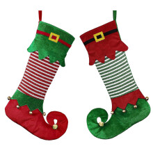 Kerstsokken in diverse feestelijke kleuren, 2 stuks