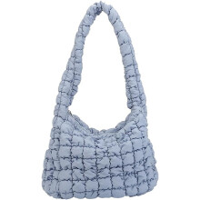 Borsa a tracolla trapuntata da donna, leggera e imbottita.