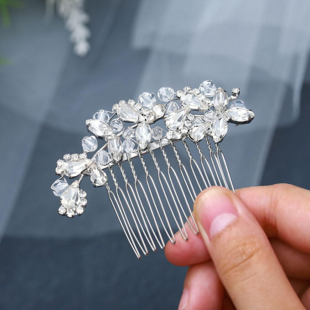 Crystal bridal hair comb with rhinestones and pearls