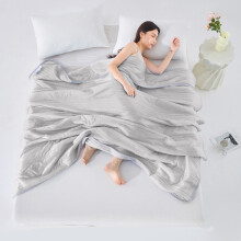 Couette d'été rafraîchissante effet soie 70 x 100 cm