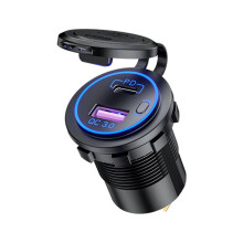 12 V:n USB-autolaturi virtakytkimellä ja kahdella PD/QC3-portilla