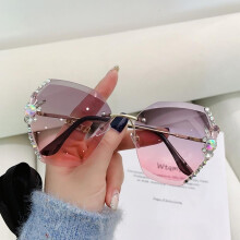 Retro dameszonnebril met UV400-bescherming en strass-steentjes