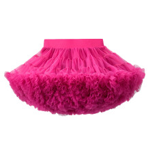 Roze mini-jurkje in feeënstijl voor meisjes, gemaakt van zacht garen met een pofmouwtje.