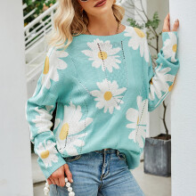 Suéter feminino oversized com estampa de margaridas verdes