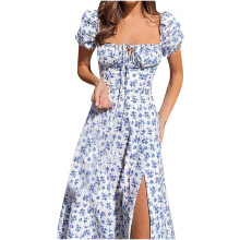 Vestido longo feminino floral com espartilho e mangas bufantes.
