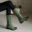 Botas femininas de camurça com cano largo e salto baixo, tamanho 10. 4