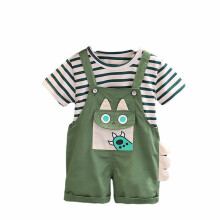 Zweiteiliges Baumwoll-Outfit für Kleinkinder (Jungen), grün gestreiftes Oberteil und