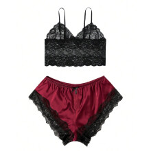 Pyjamaset met bralette en shortje met kanten rand voor dames in grote maten
