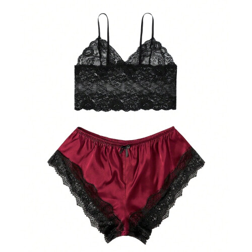 Plus size kvinders pyjamassæt med bralette og shorts med blondekant