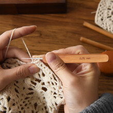 9 Pieces Bent Hook Crochet Needle Set Hook Dreadlocks Tool Crochet Needle Hair Locking Tool for Braid Hair Carpet Making