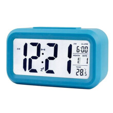 Despertador LED com visor digital e indicador de temperatura.