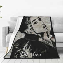 Flanelová deka Kali Uchis 80" x 60"