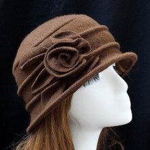 Damhatt med blommig ullklocke i vintage-stil