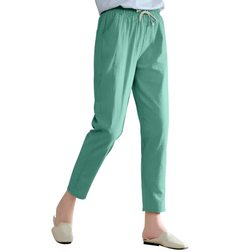Calça feminina de linho liso, corte reto e com bolsos.