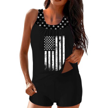 Conjunto de tankini para mujer con la bandera estadounidense: top de tirantes y shorts.