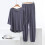 Conjunto de pijama feminino com blusa de manga curta e calça comprida. 1