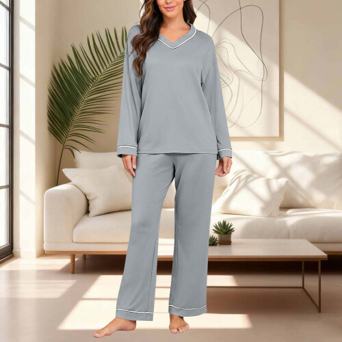 Conjunto de pijama feminino de manga comprida com decote em V e modelagem solta.