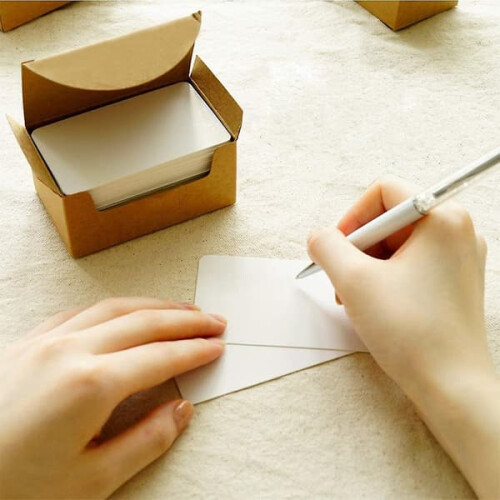 Set van 100 mini-enveloppen en blanco kaarten. 2
