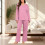 Conjunto de pijama feminino com decote em V, mangas compridas e calça. 1