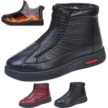 Botas de neve femininas impermeáveis para o inverno com forro de pele macia.