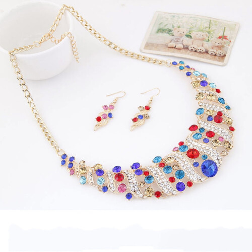 Conjunto feminino de colar e brincos com pingente espiral de strass 1