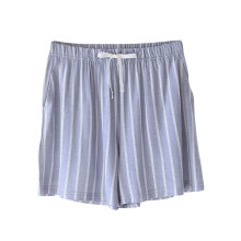 Gestreepte slaapshorts voor dames met zakken, zacht en ademend.
