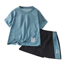 Ținută de vară pentru băieți, format din 2 piese, tricou cu mânecă scurtă și pantaloni scurți